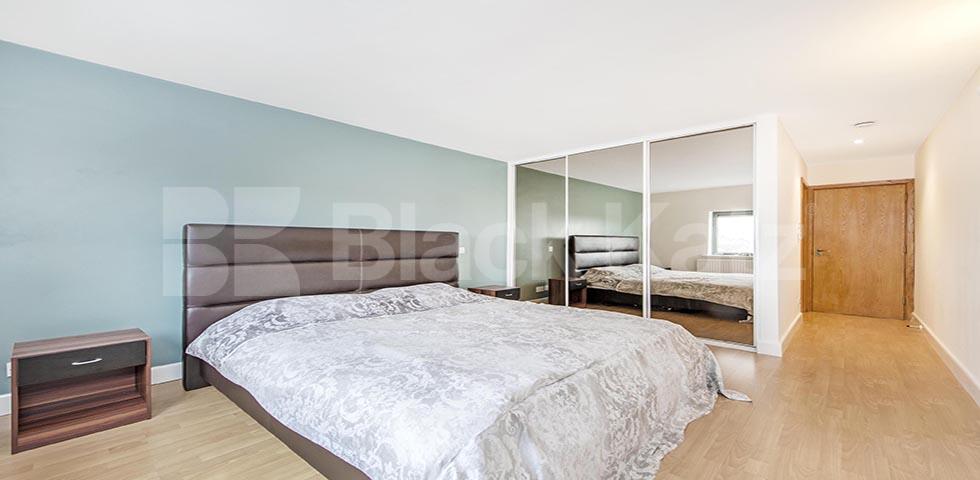 			NEW INSTRUCTION , 2 Bedroom, 1 bath, 1 reception Penthouse			 City Harbour, Selsdon Way, Canary Wharf